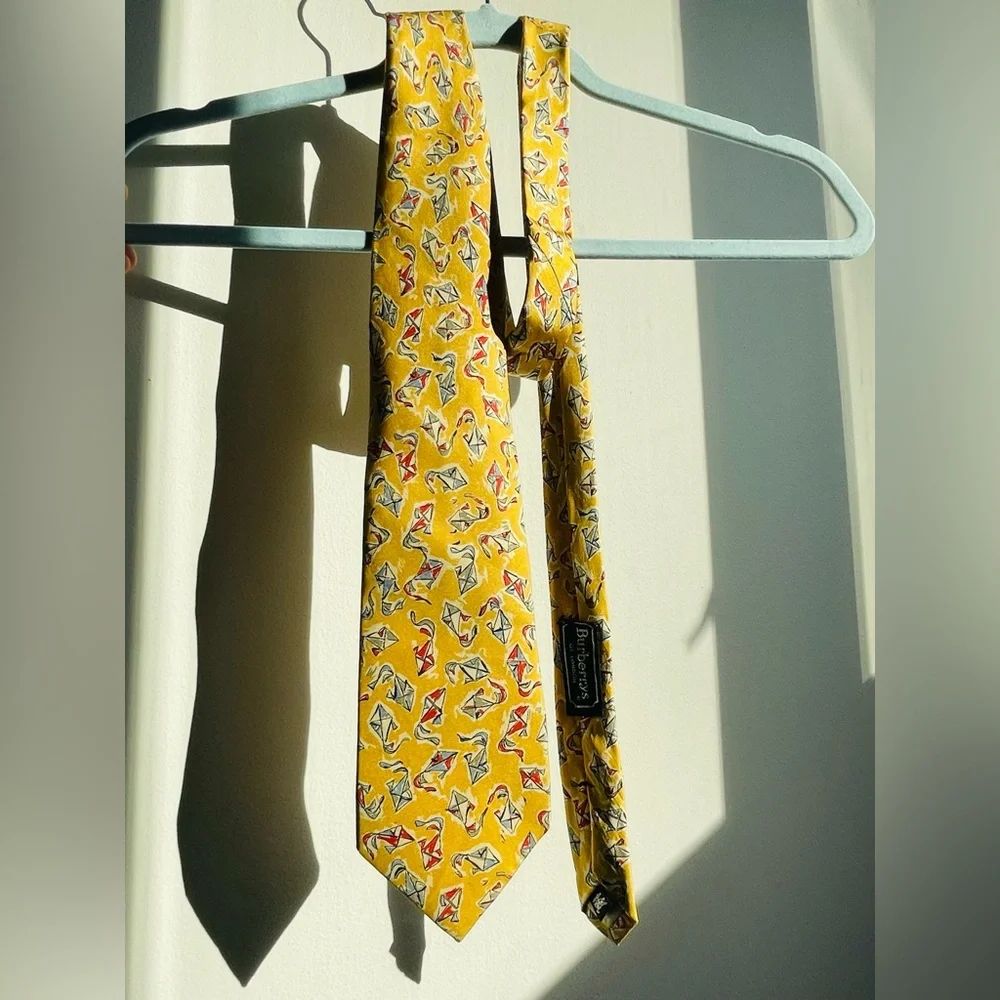 Burberry Vintage Yellow Silk Kite Tie